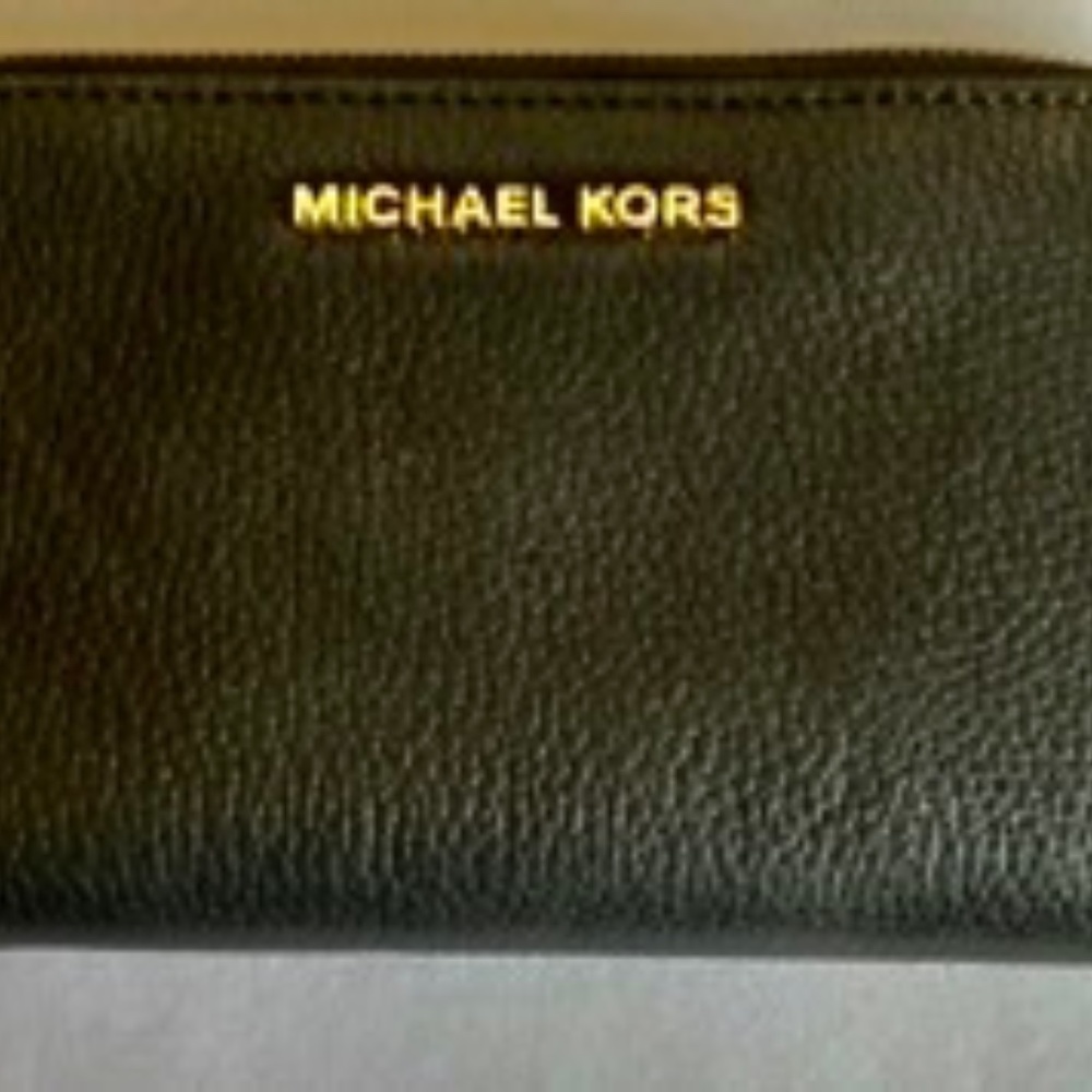 Michael Kors Large Black Pebbled Wallet , Pre Owned.